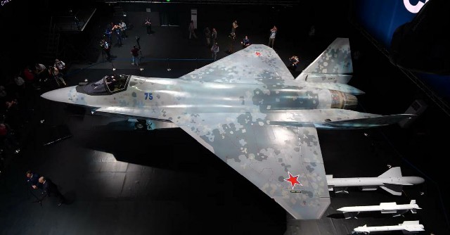 “絕殺”蘇-75樣機現(xiàn)身航展被網(wǎng)友說“丑” 這款飛機有何設(shè)計特點？